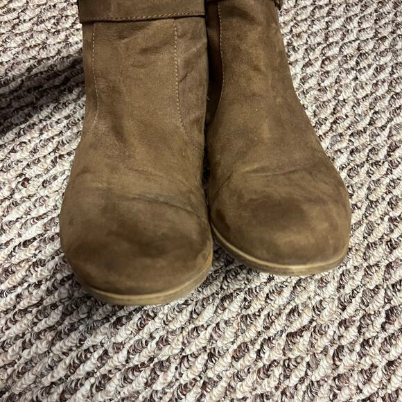 American Eagle Tan Faux Suede Ankle Booties Size 12 - Picture 4 of 8